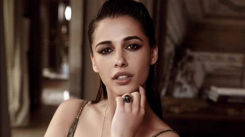 Naomi Scott 4K Wallpaper