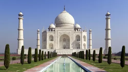 Famous Buildings: Taj Mahal 4K Wallpaper
