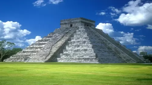 Famous Buildings: Mayan Pyramid 4K Wallpaper